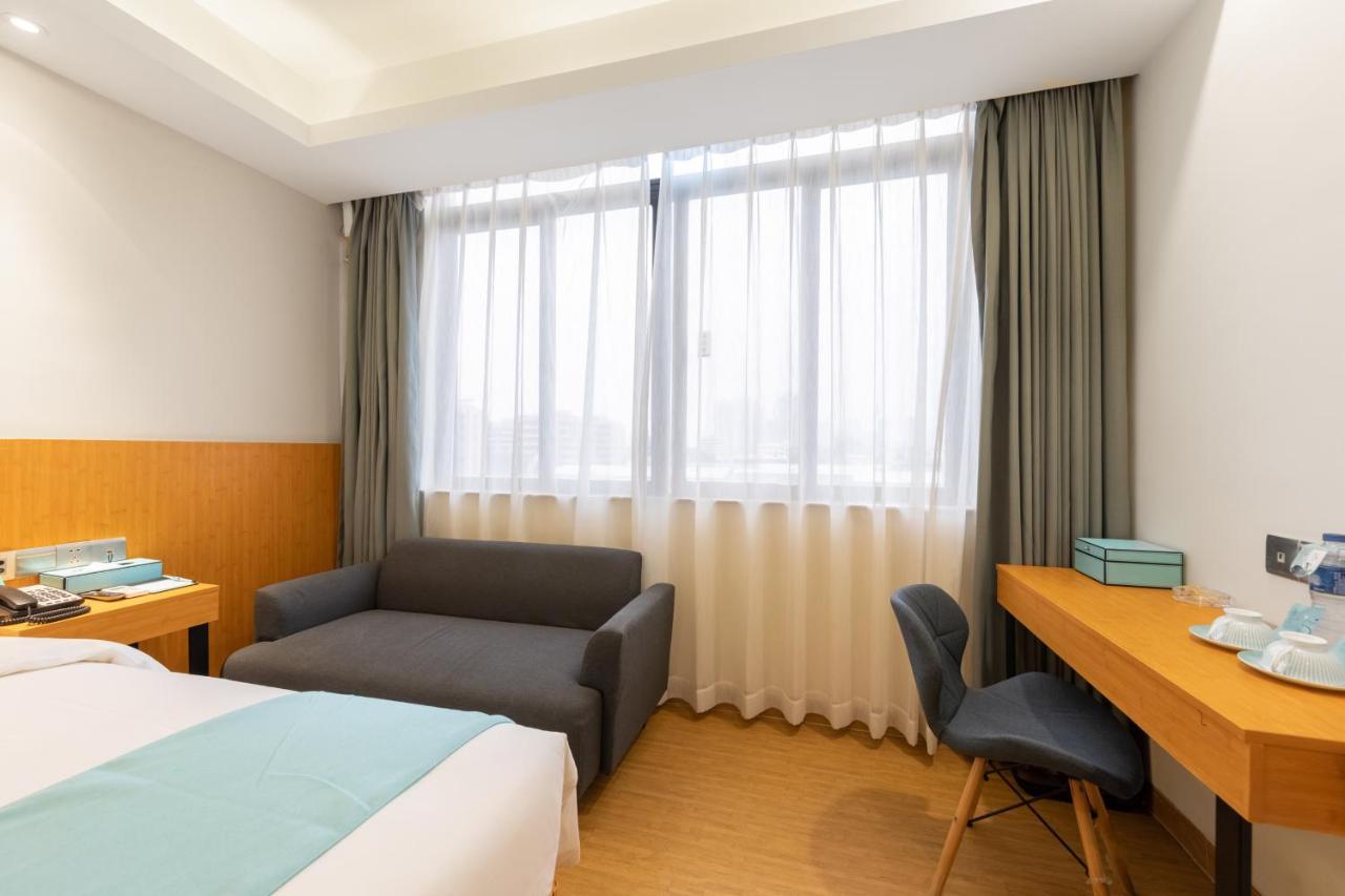 Xana Lite Hotel - Guangzhou Fangcun Huadiwan Metro Station ภายนอก รูปภาพ