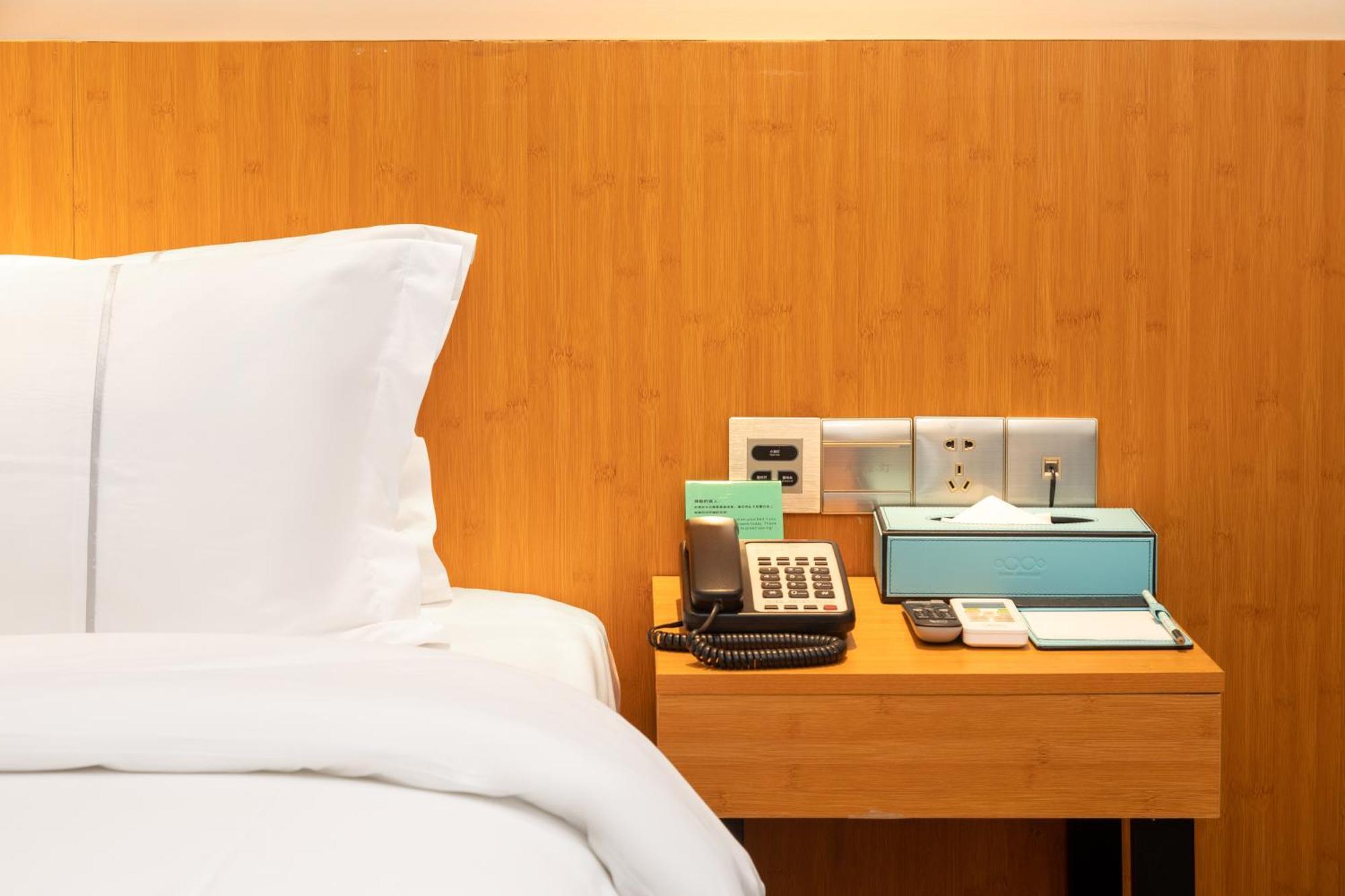 Xana Lite Hotel - Guangzhou Fangcun Huadiwan Metro Station ภายนอก รูปภาพ