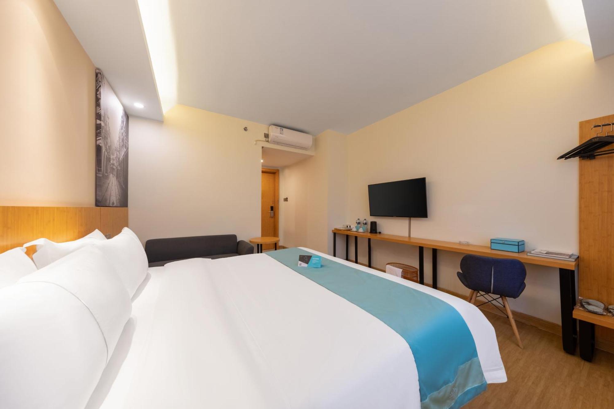 Xana Lite Hotel - Guangzhou Fangcun Huadiwan Metro Station ภายนอก รูปภาพ