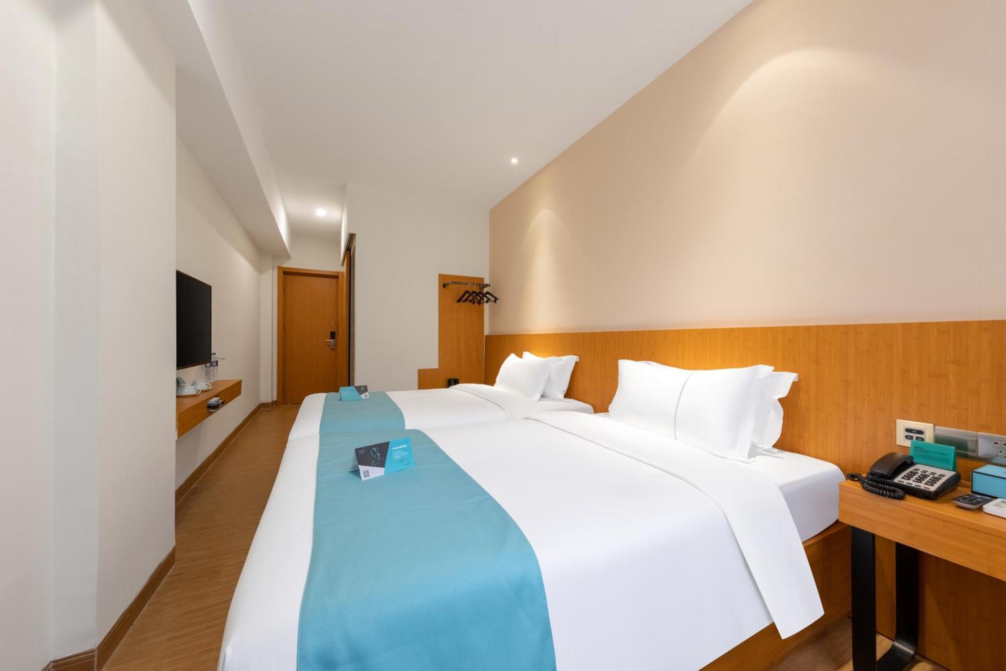 Xana Lite Hotel - Guangzhou Fangcun Huadiwan Metro Station ภายนอก รูปภาพ