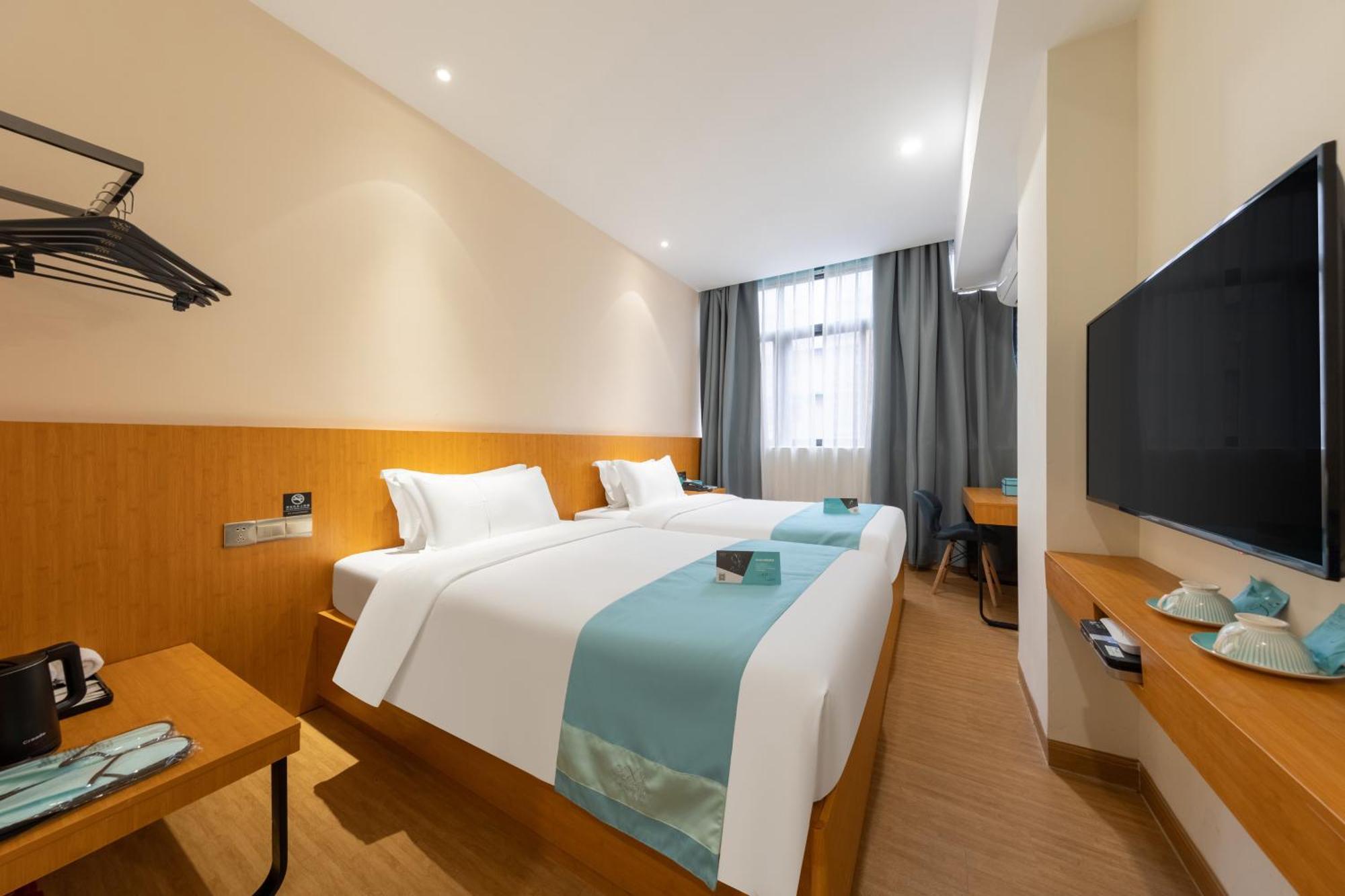 Xana Lite Hotel - Guangzhou Fangcun Huadiwan Metro Station ภายนอก รูปภาพ