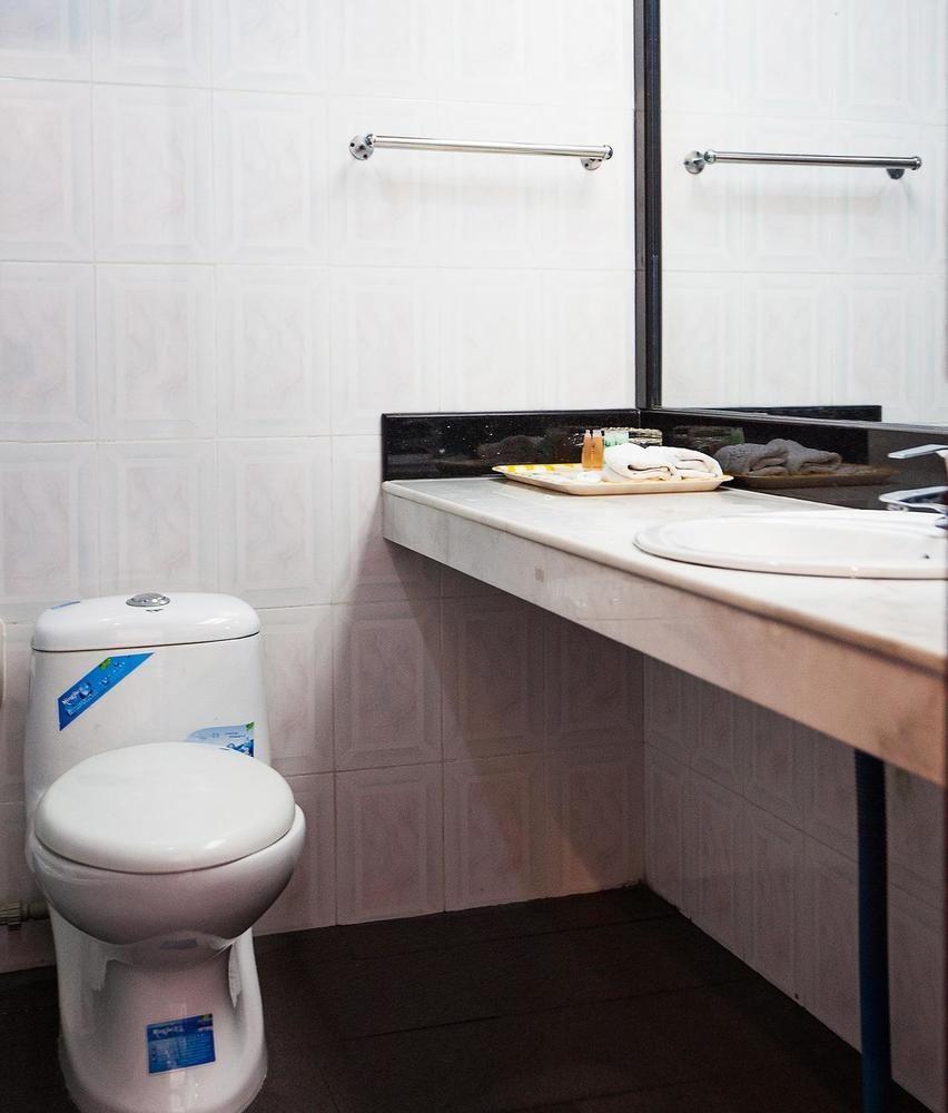 Xana Lite Hotel - Guangzhou Fangcun Huadiwan Metro Station ภายนอก รูปภาพ
