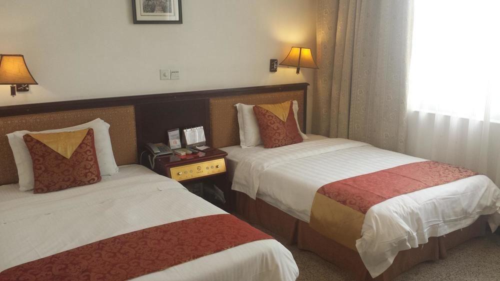 Xana Lite Hotel - Guangzhou Fangcun Huadiwan Metro Station ภายนอก รูปภาพ
